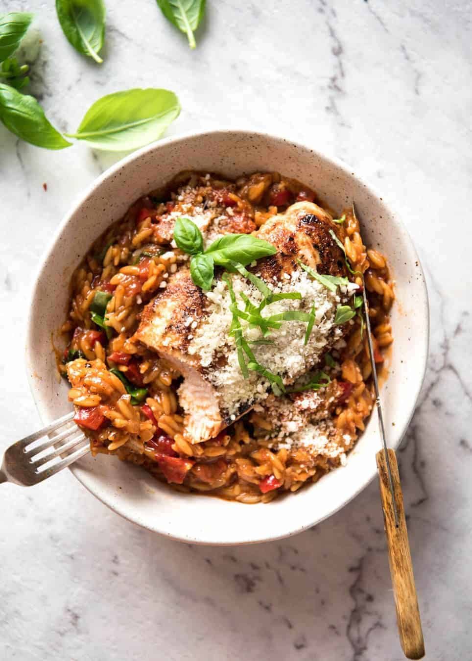 Risoni Pasta Recipe with Chicken - Italian Chicken with a tomato basil risoni pasta recipe, all made in one pot! Quick, super tasty 30 minute meal. www.recipetineats.com